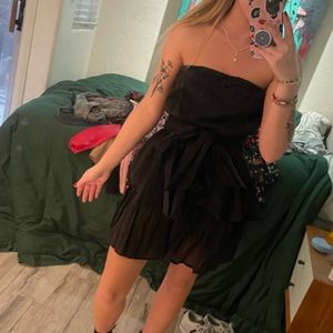 Strapless layered romper